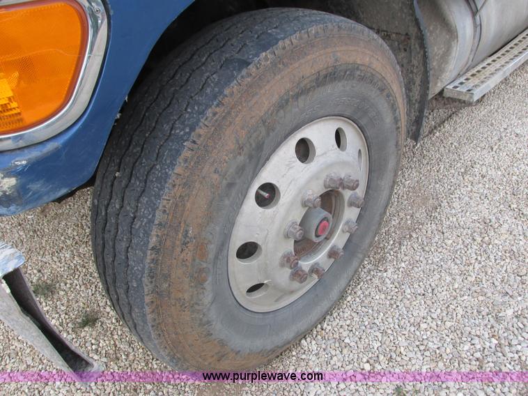 image for item L3841 2001 Sterling LT8500 dump truck