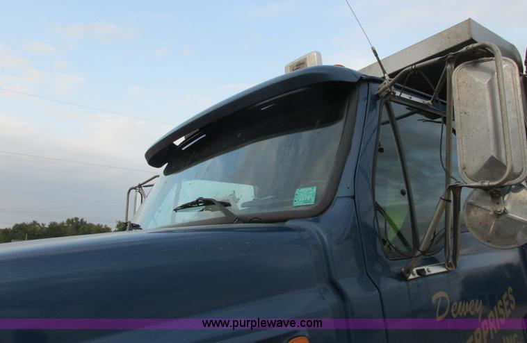 image for item L3841 2001 Sterling LT8500 dump truck