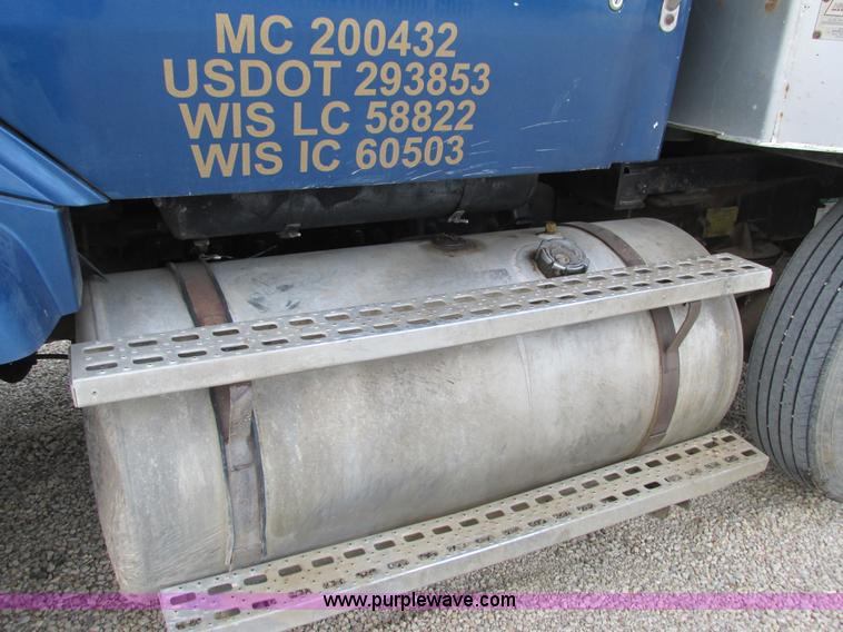 image for item L3841 2001 Sterling LT8500 dump truck