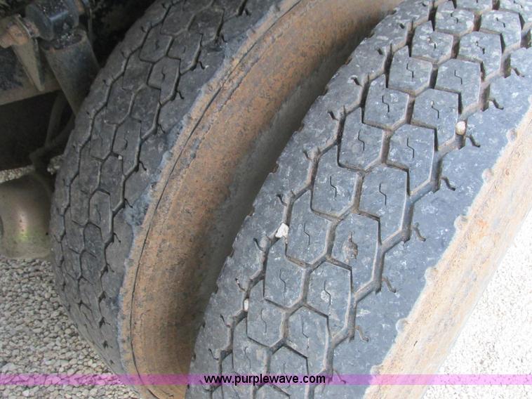 image for item L3841 2001 Sterling LT8500 dump truck