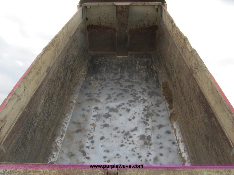 image for item L3841 2001 Sterling LT8500 dump truck