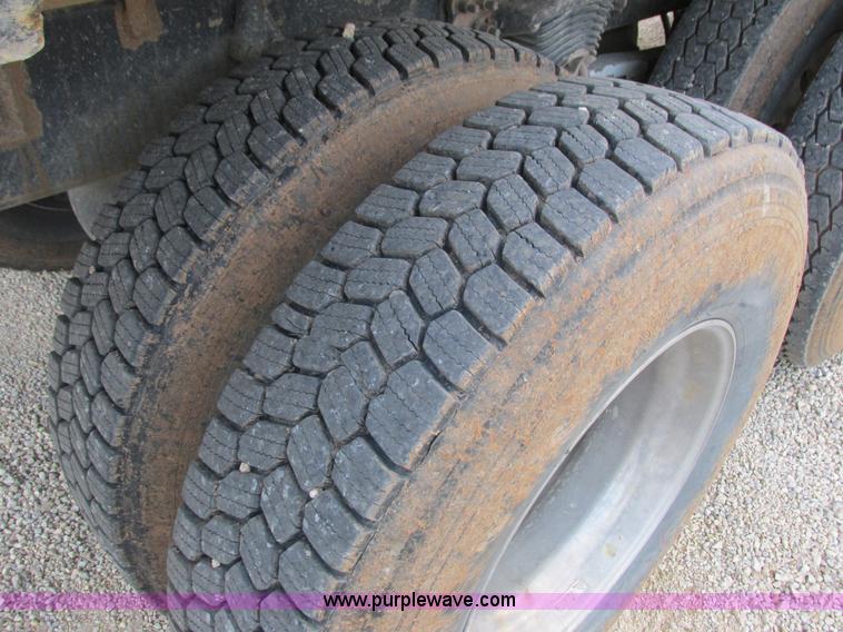 image for item L3841 2001 Sterling LT8500 dump truck