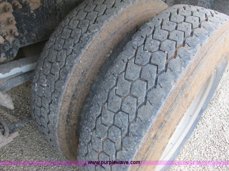 image for item L3841 2001 Sterling LT8500 dump truck