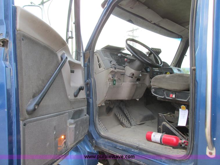 image for item L3841 2001 Sterling LT8500 dump truck