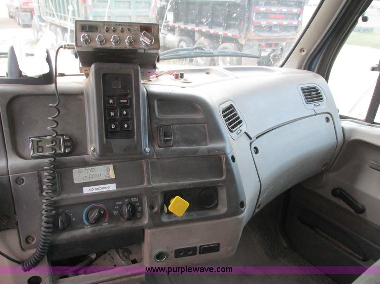 image for item L3841 2001 Sterling LT8500 dump truck