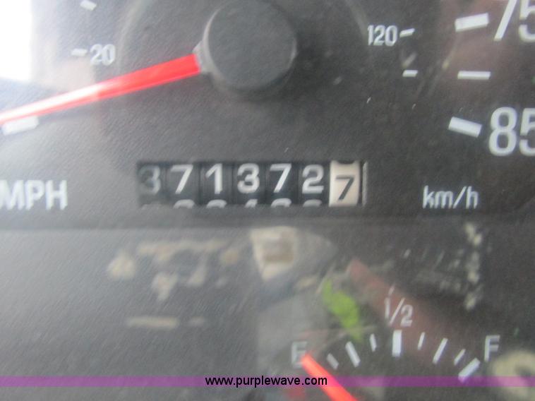 image for item L3841 2001 Sterling LT8500 dump truck