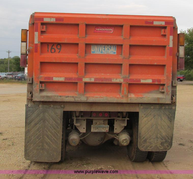 image for item L3842 1999 International 2674 dump truck