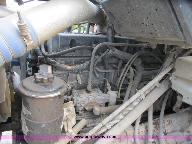 image for item L3842 1999 International 2674 dump truck