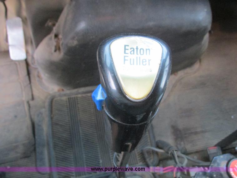 image for item L3842 1999 International 2674 dump truck