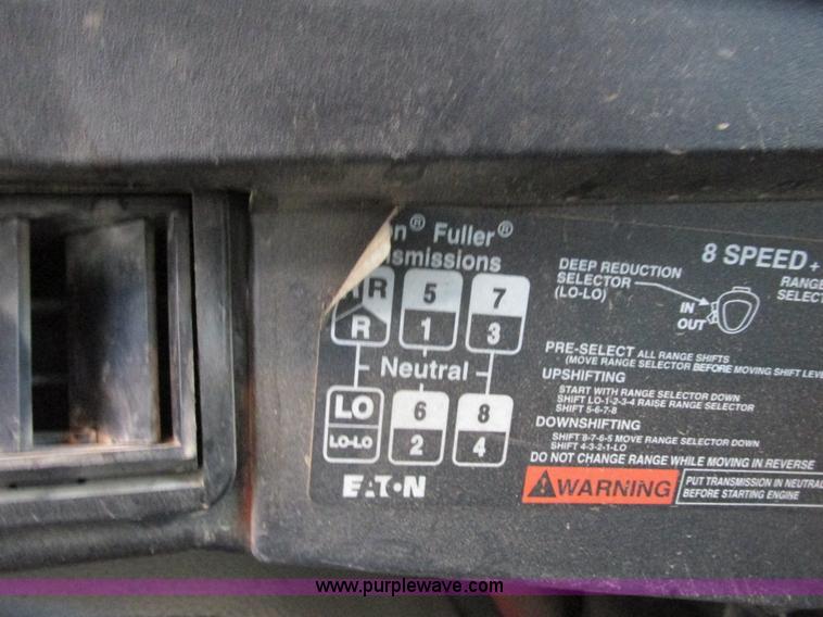 image for item L3842 1999 International 2674 dump truck