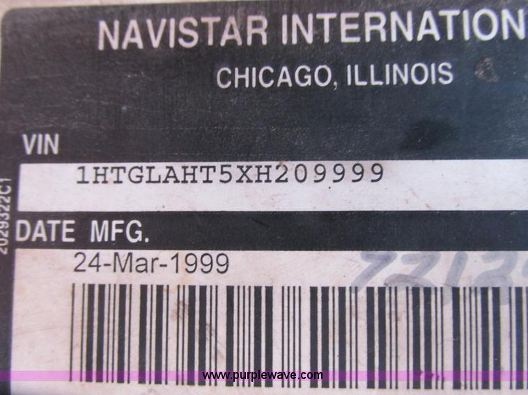 image for item L3842 1999 International 2674 dump truck