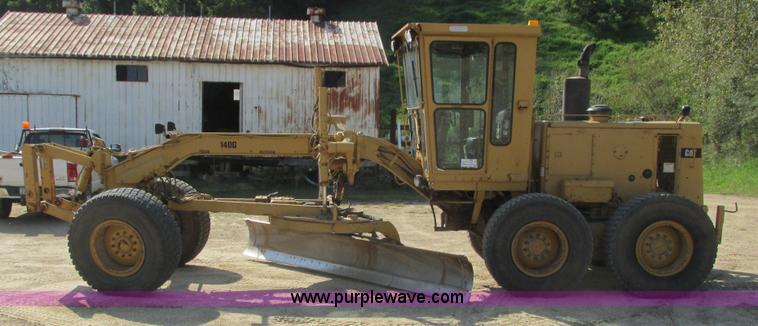 image for item L3843 1982 Caterpillar 140G motor grader