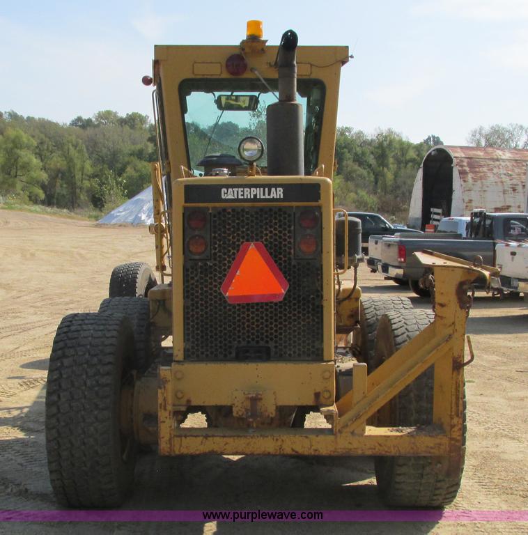image for item L3843 1982 Caterpillar 140G motor grader