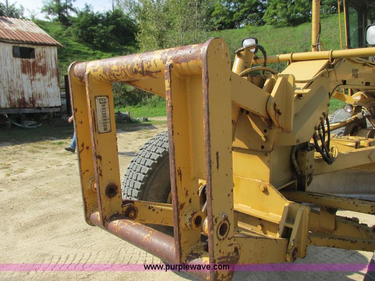image for item L3843 1982 Caterpillar 140G motor grader