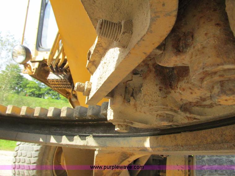 image for item L3843 1982 Caterpillar 140G motor grader
