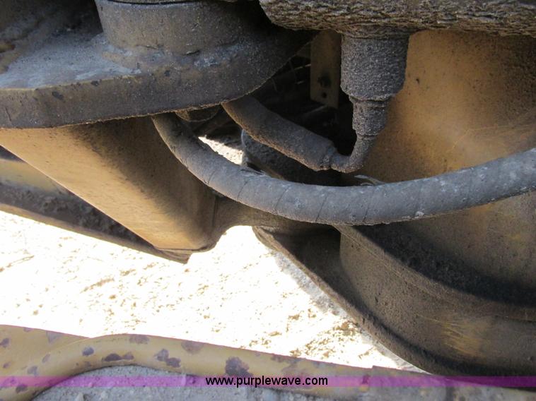 image for item L3843 1982 Caterpillar 140G motor grader