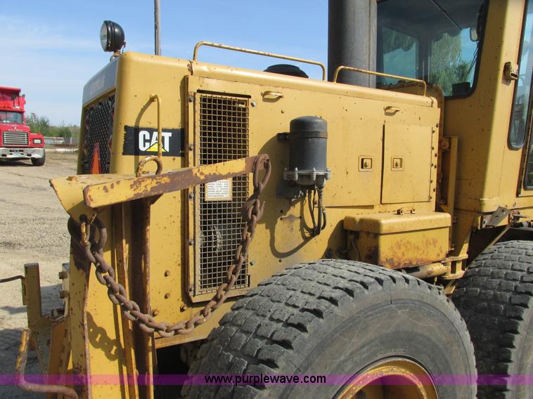 image for item L3843 1982 Caterpillar 140G motor grader