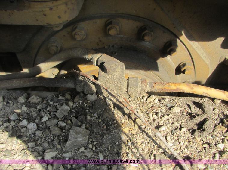 image for item L3843 1982 Caterpillar 140G motor grader