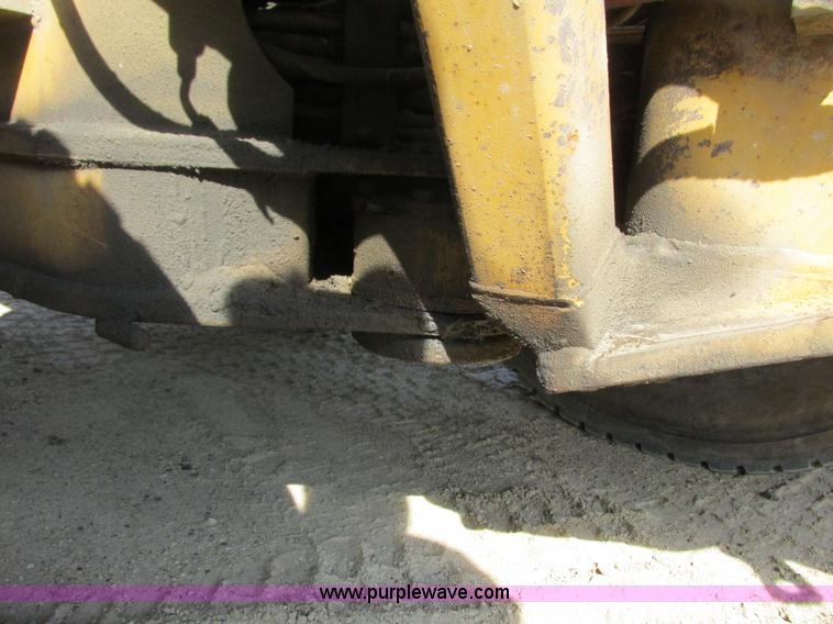 image for item L3843 1982 Caterpillar 140G motor grader