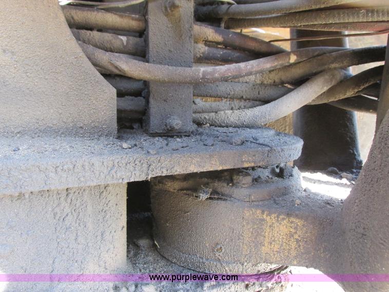 image for item L3843 1982 Caterpillar 140G motor grader