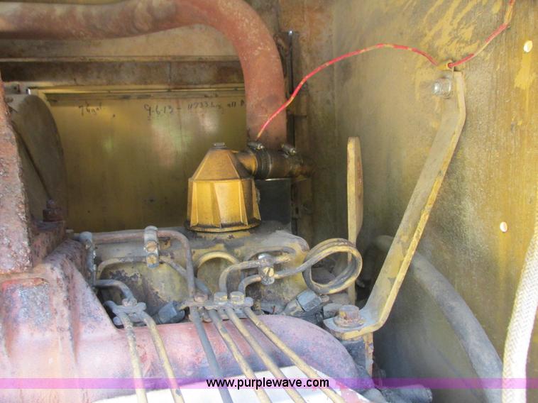 image for item L3843 1982 Caterpillar 140G motor grader