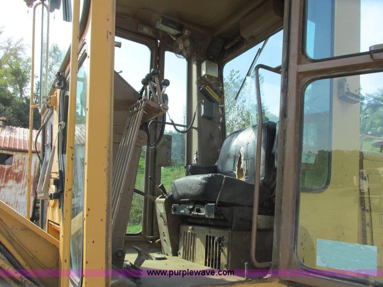 image for item L3843 1982 Caterpillar 140G motor grader