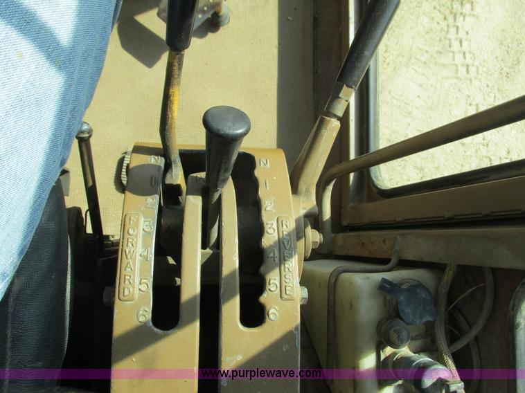 image for item L3843 1982 Caterpillar 140G motor grader