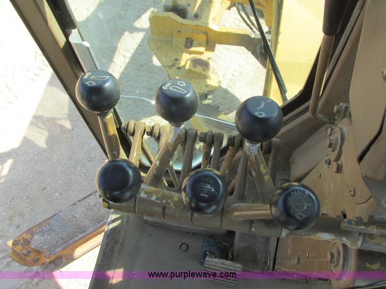 image for item L3843 1982 Caterpillar 140G motor grader