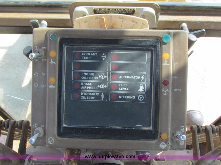 image for item L3843 1982 Caterpillar 140G motor grader