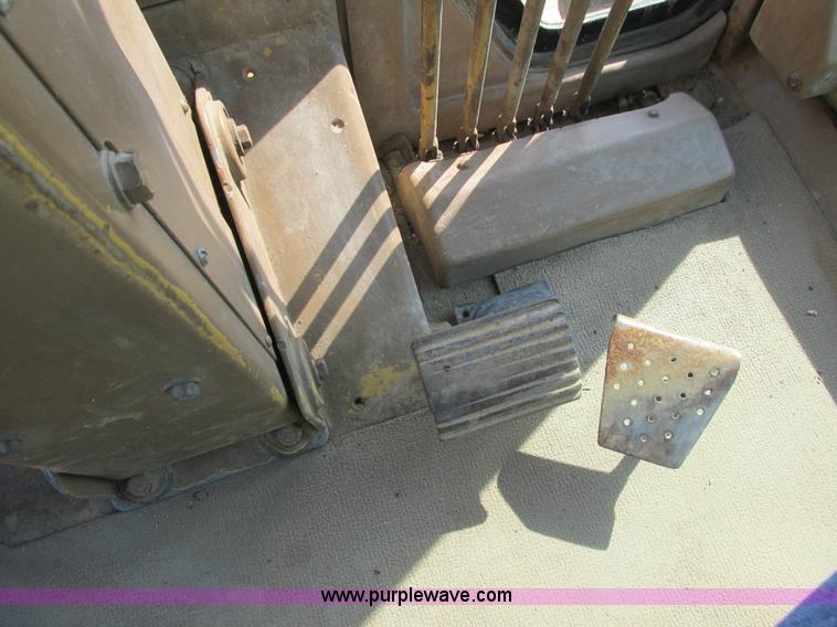 image for item L3843 1982 Caterpillar 140G motor grader