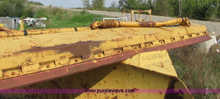 image for item L3843 1982 Caterpillar 140G motor grader