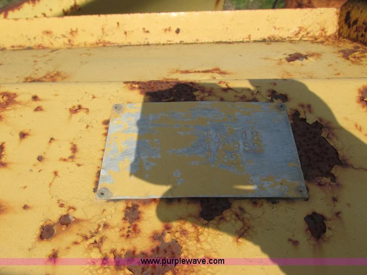 image for item L3843 1982 Caterpillar 140G motor grader