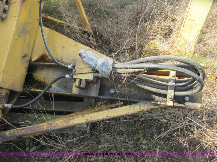 image for item L3843 1982 Caterpillar 140G motor grader