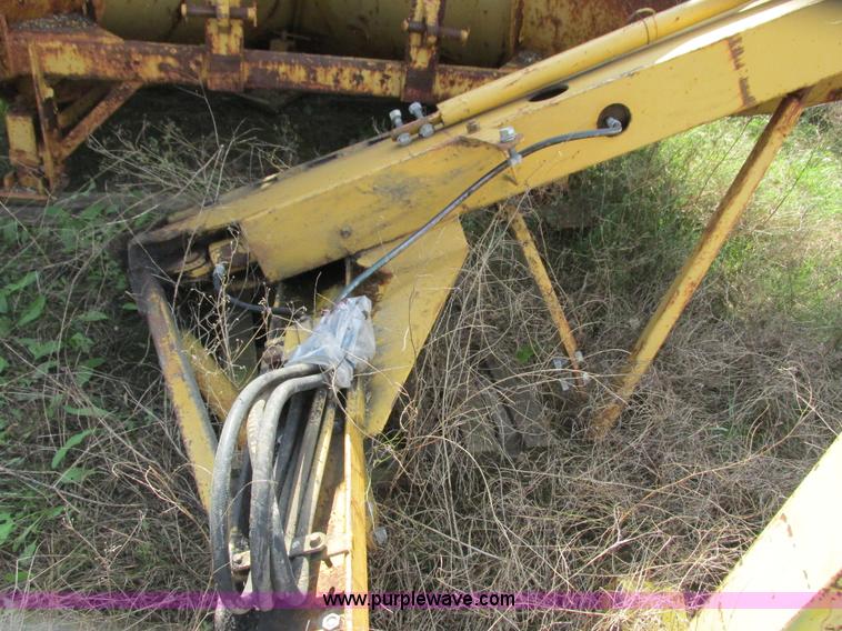 image for item L3843 1982 Caterpillar 140G motor grader