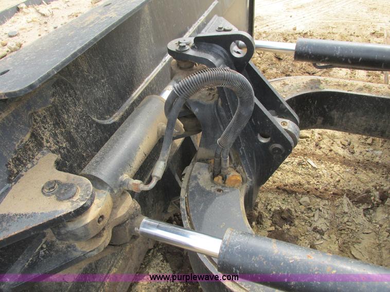 image for item L3846 2001 New Holland DC100 LGP dozer