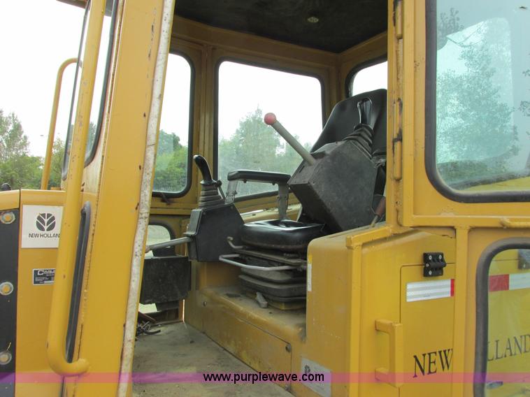 image for item L3846 2001 New Holland DC100 LGP dozer