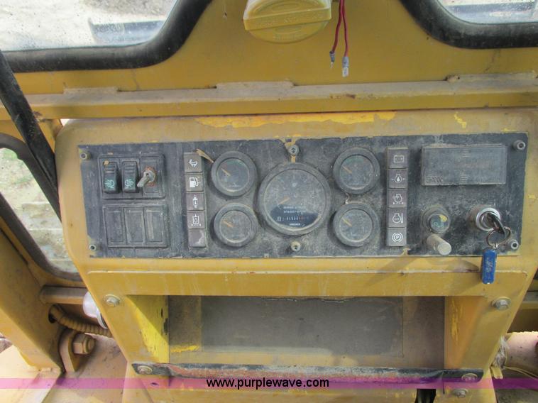 image for item L3846 2001 New Holland DC100 LGP dozer