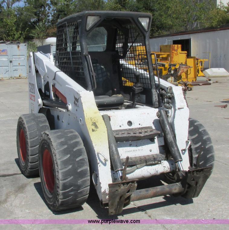 image for item L4102 2006 Bobcat S220 skid steer