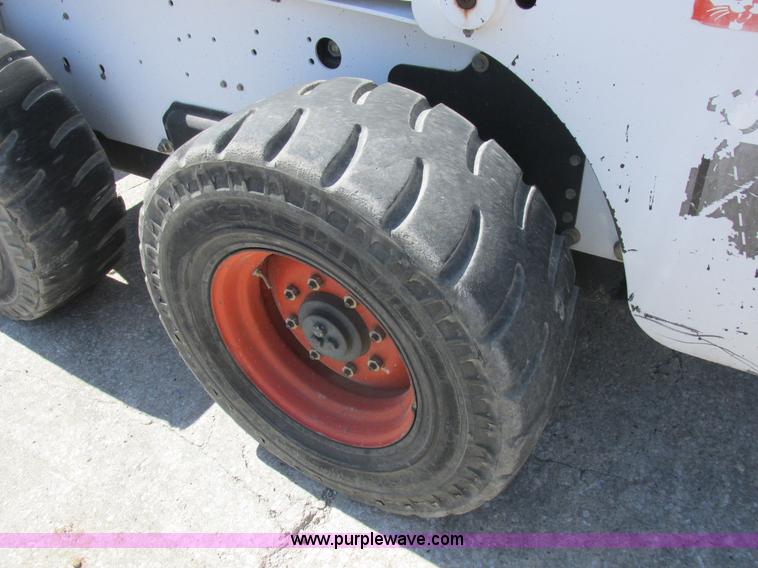 image for item L4102 2006 Bobcat S220 skid steer