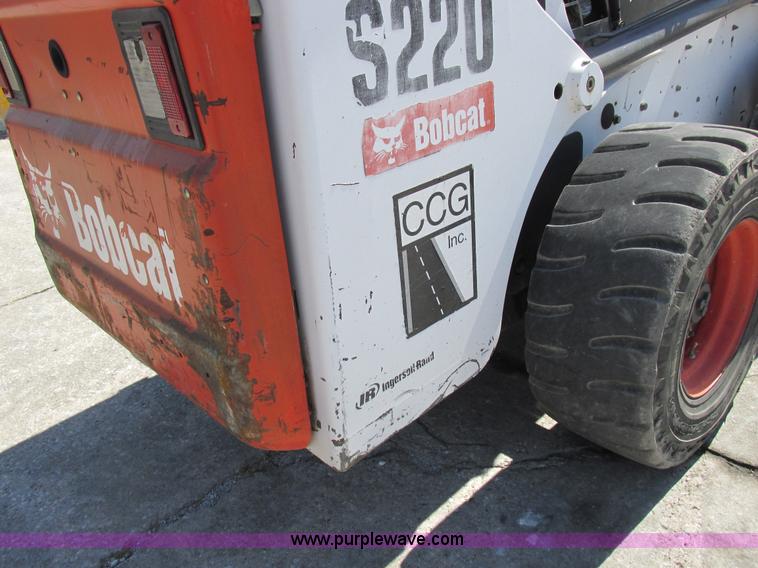 image for item L4102 2006 Bobcat S220 skid steer