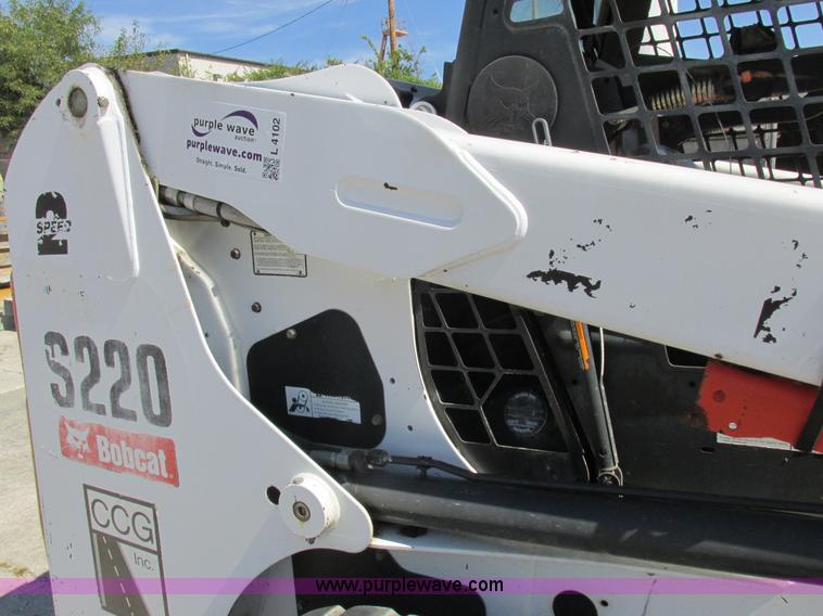 image for item L4102 2006 Bobcat S220 skid steer