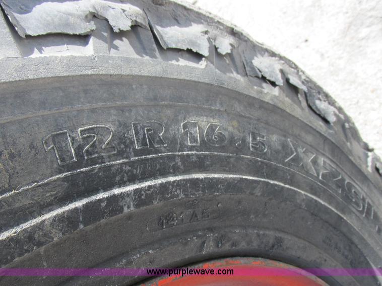 image for item L4102 2006 Bobcat S220 skid steer