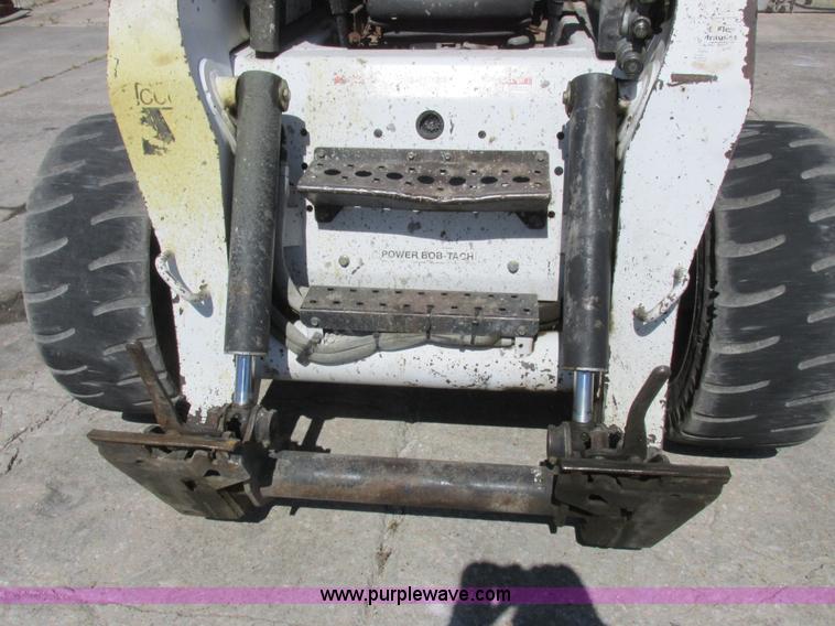 image for item L4102 2006 Bobcat S220 skid steer