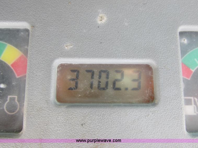 image for item L4102 2006 Bobcat S220 skid steer