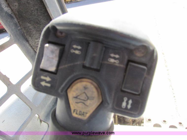 image for item L4102 2006 Bobcat S220 skid steer