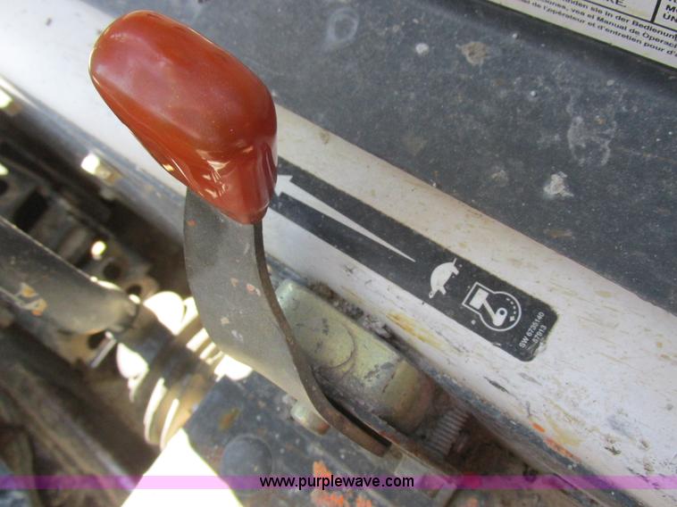 image for item L4102 2006 Bobcat S220 skid steer