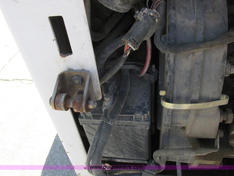 image for item L4102 2006 Bobcat S220 skid steer