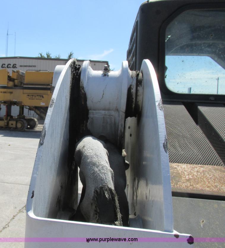 image for item L4102 2006 Bobcat S220 skid steer