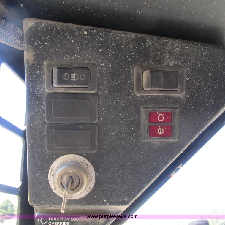 image for item L5282 1998 Bobcat 753 skid steer