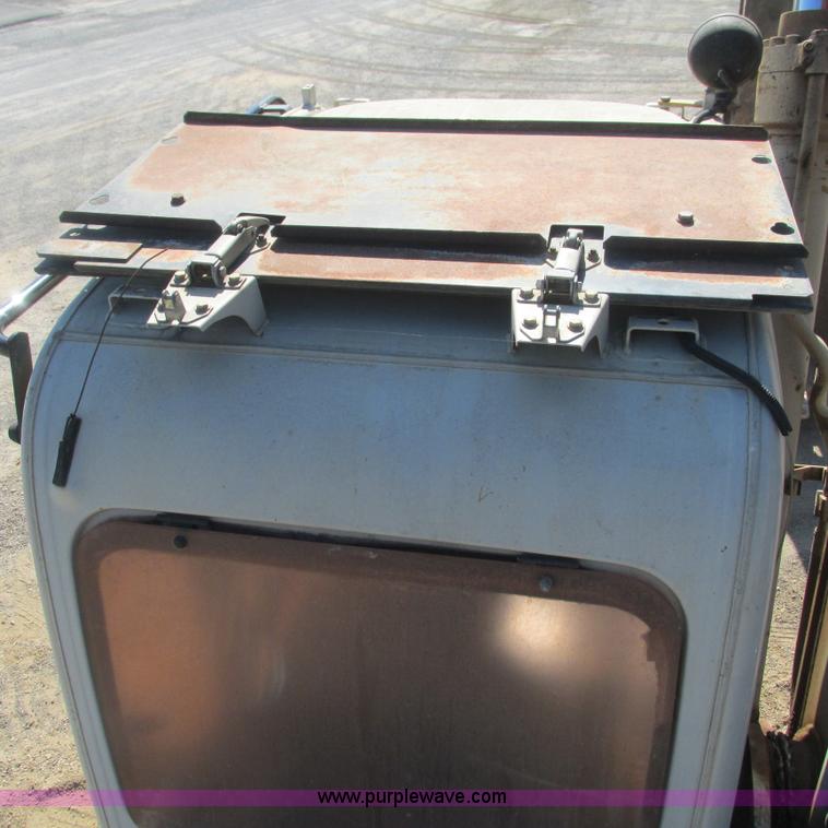image for item L5286 2003 Link Belt 330 LX excavator